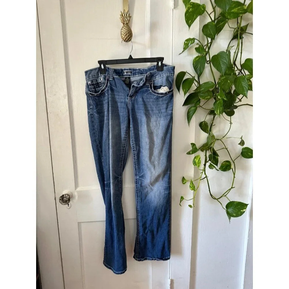 Soundgirl Women’s size 11 blue jeans